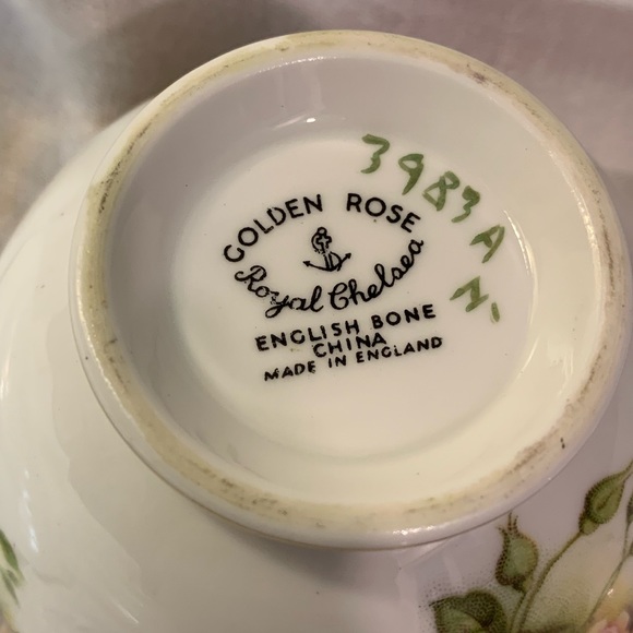 5-piece place setting of ‘Golden Rose’ by Royal Chelsea. - Picture 9 of 16